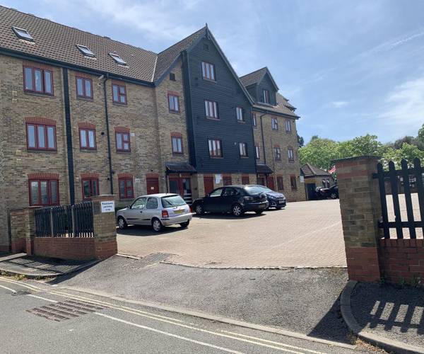Parking on The Ham, TW8