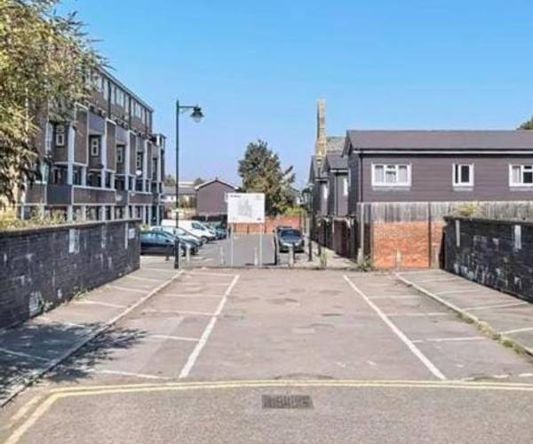 (CARS ONLY)Parking spaces at St Clements St Car Park, N7