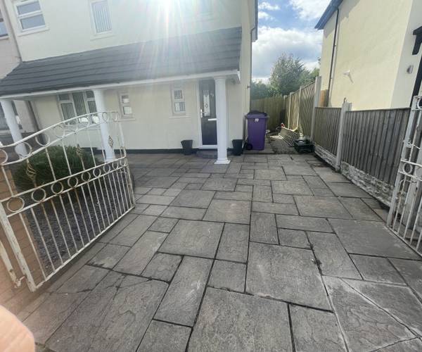 Parking on Crosgrove Road, L4