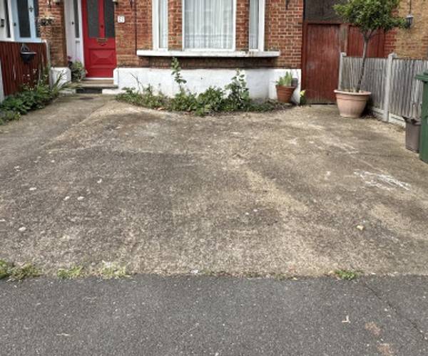 Parking on Chelmsford Road, E11