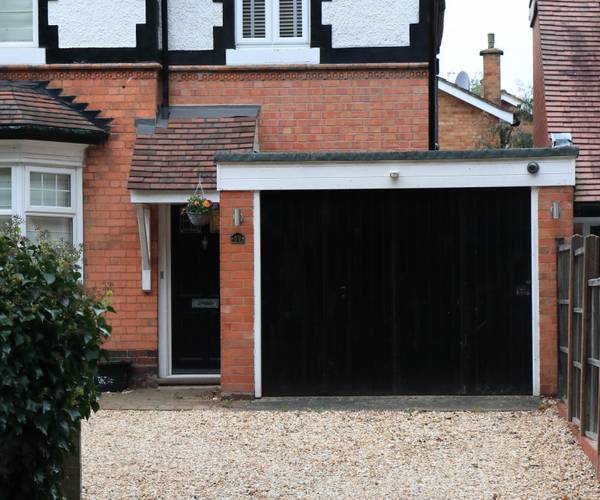 Parking on Beechnut Lane, B91