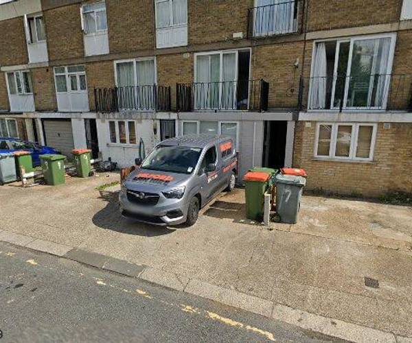 Parking on The Common, E15
