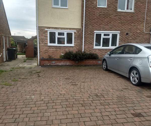 Howard Road, CB10