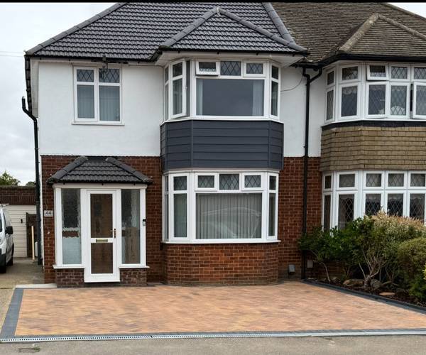 Wood Green Road, LU2