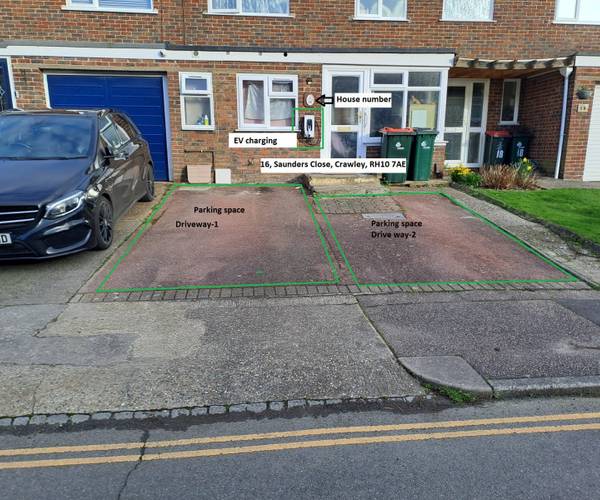 Parking on Saunders Close, RH10