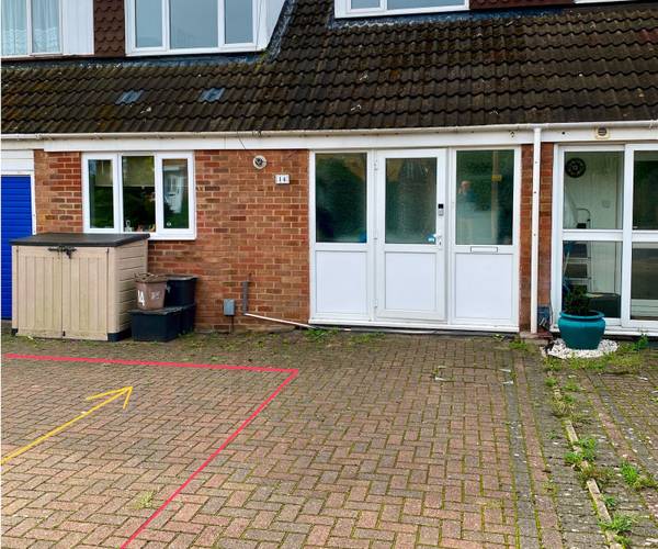 Parking on Southmead Crescent, EN8