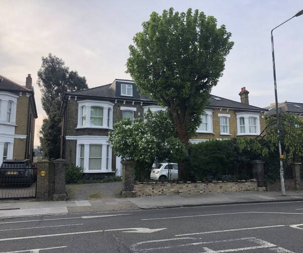 Parking on Castelnau, SW13
