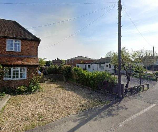 Parking on Emmbrook Road, RG41