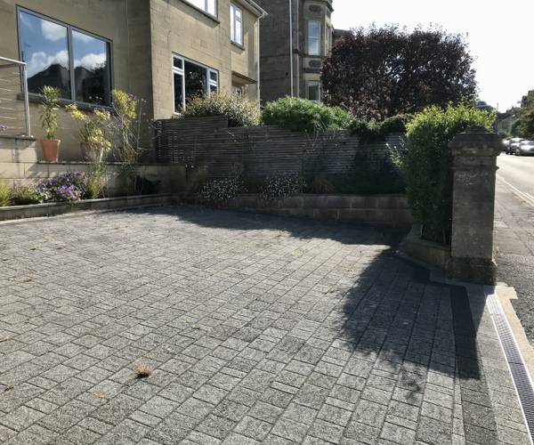 Parking on Bloomfield Avenue, BA2