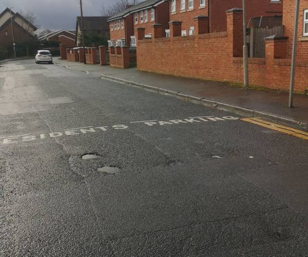 Parking on Red Rock Street, L6
