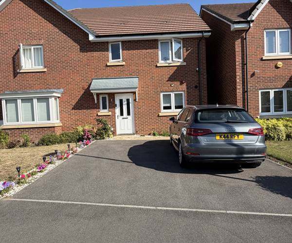 Parking on Rome Avenue, HP21