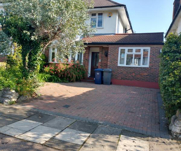 Parking on Uphill Grove, NW7