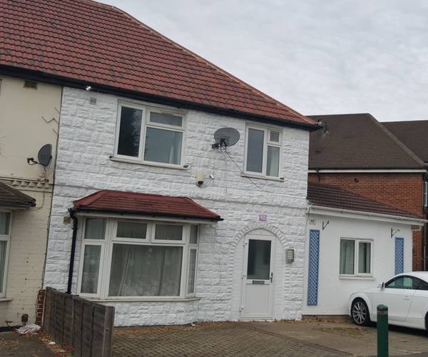 Parking on Nestles Avenue, UB3