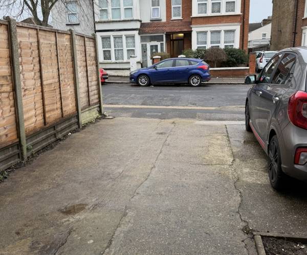 Parking on Honiton Road, SS1