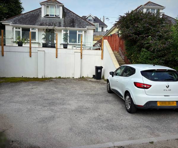 Parking on Lower Hillcrest, TR6
