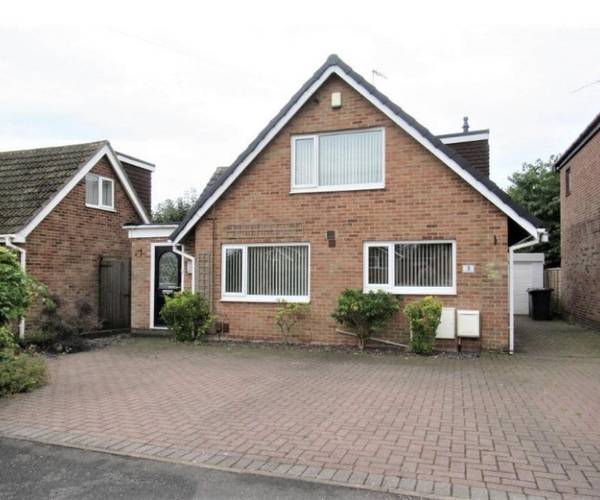 Parking on Jacksdale Close, DE22
