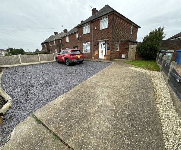 Botany Avenue, NG18