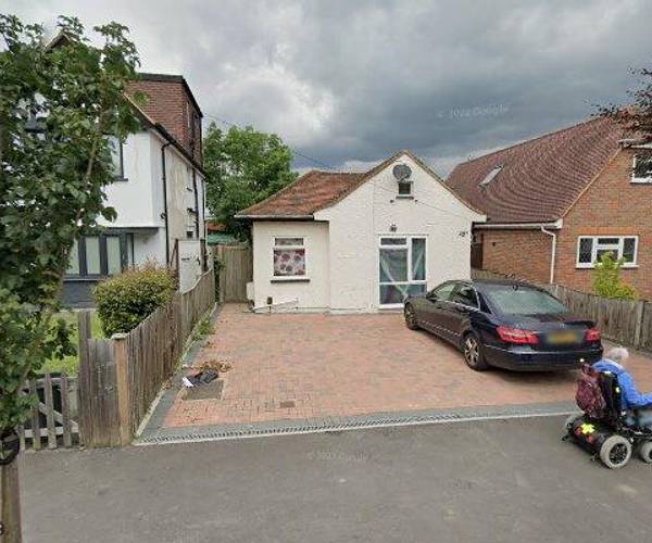 Parking on Elm Avenue, HA4