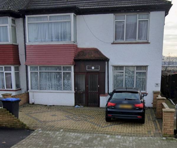 Parking on Village Way, NW10