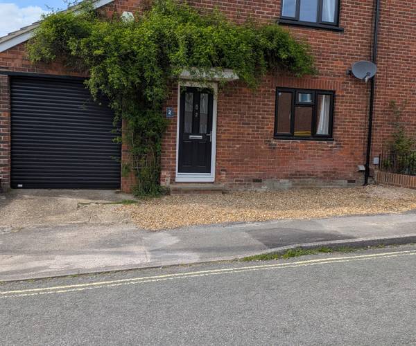Parking on Penns Road, GU32