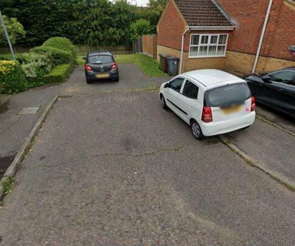Parking on Rutherford Close, WD6