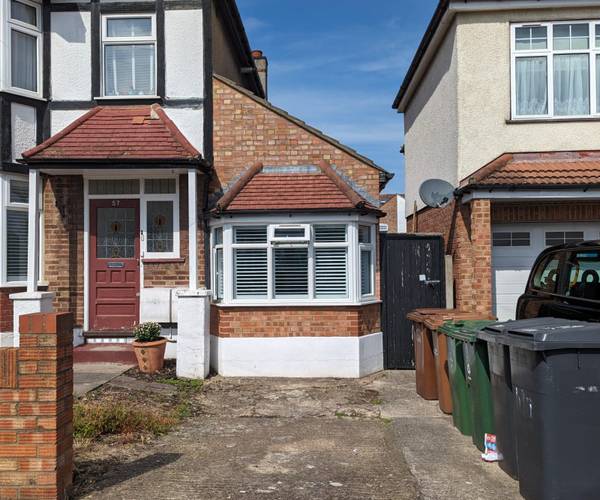Parking on Mount Pleasant Road, E17
