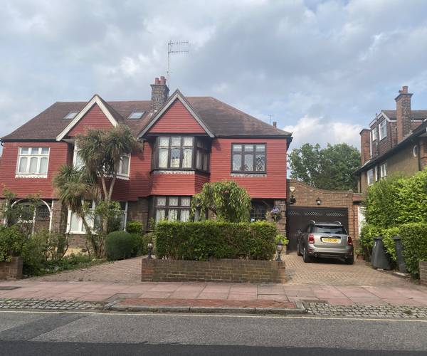 Parking on Church Vale, N2
