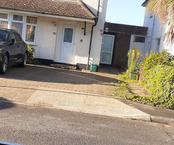 Regent Avenue, UB10