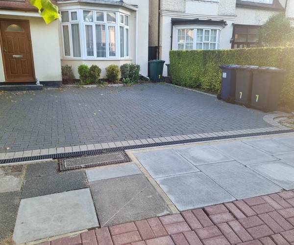 Parking on The Grove, NW11