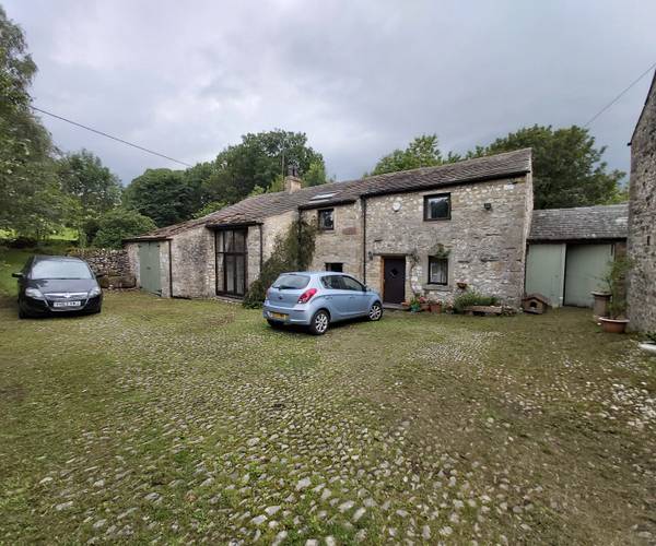 Parking on , BD23