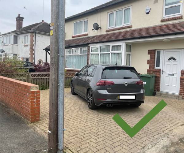Parking on Newport View, LS6
