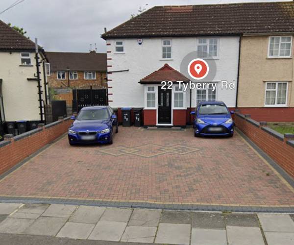 Parking on Tyberry Road, EN3