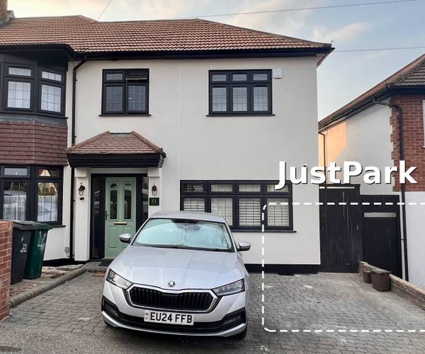 Parking on Park Road, EN5