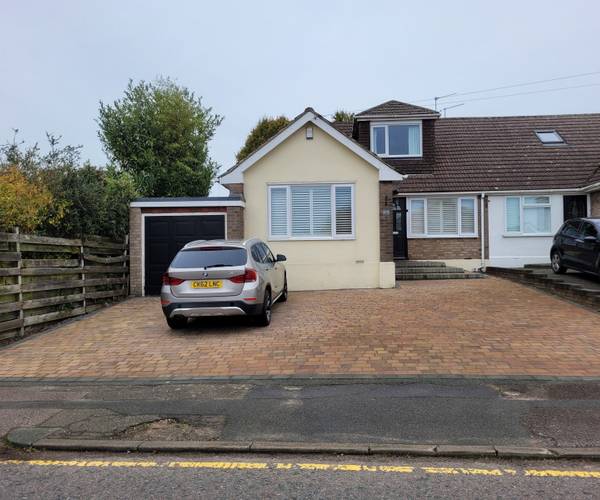 Parking on Rushdene Road, CM12
