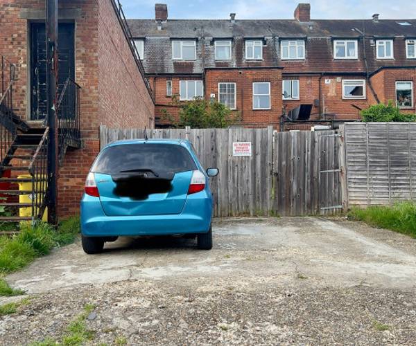 Parking on Stoneleigh Broadway, KT17