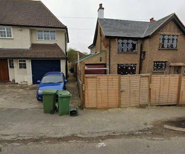 Parking on Copthorne Road, KT22