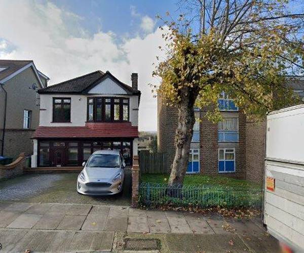 Parking on Eglinton Hill, SE18