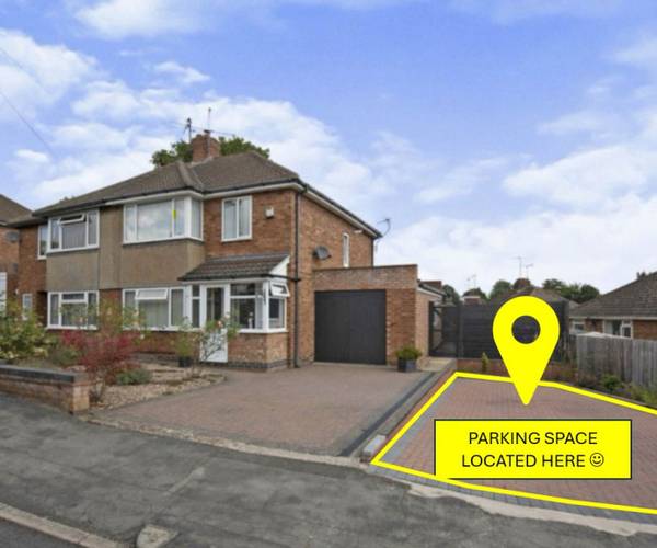 Parking on Highlands Close, CV34