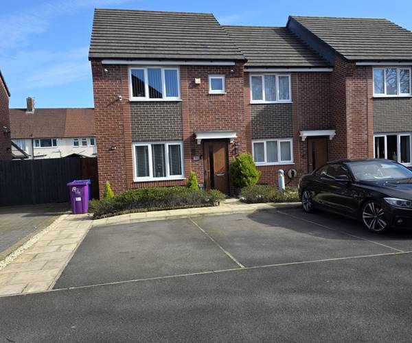 Hammond Drive, L24