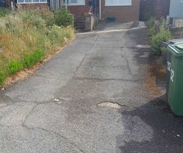 Parking on Boscobel Road North, TN38