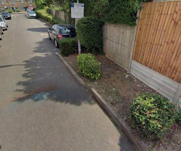 Parking on Hollydale Close, UB5