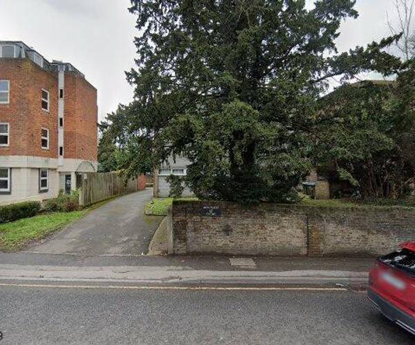 Parking on Monument Hill, KT13