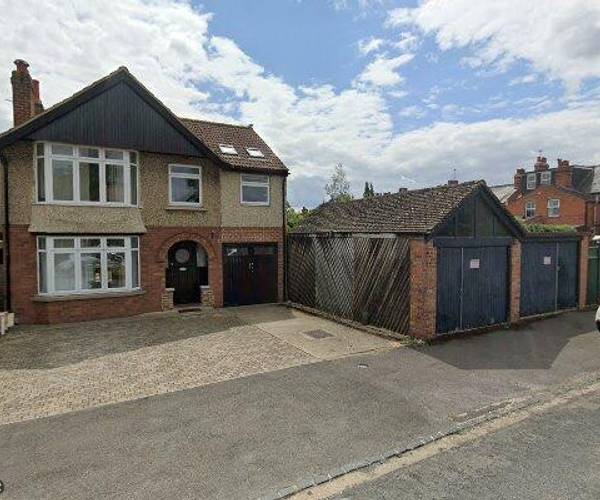Parking on Swinbourne Road, OX4