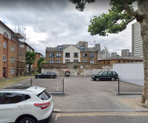 Parking on Darfield Way, W10