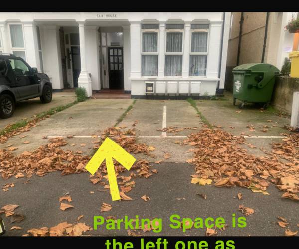 Parking on Manor Road, SS0