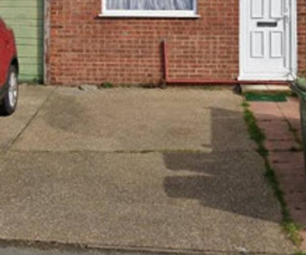 Parking on Silver Birch Avenue, E4