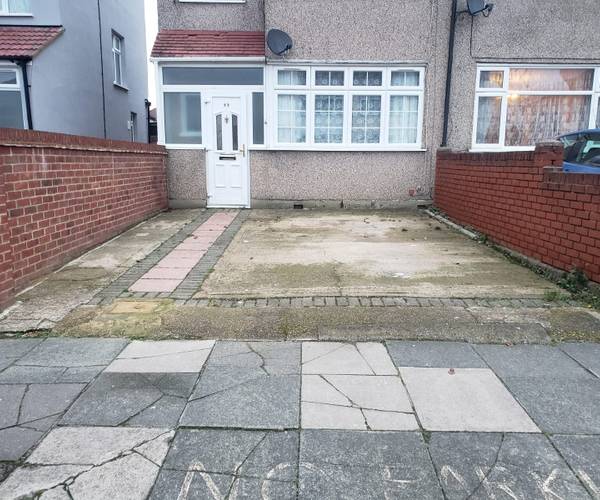 Parking on St. Josephs Drive, UB1