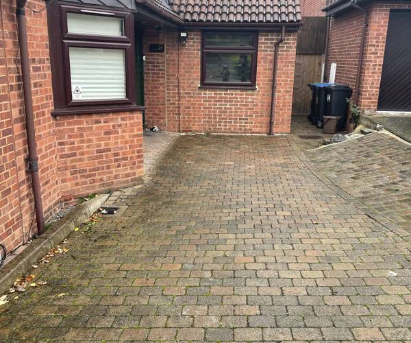 Parking on Stratfield Park Close, N21