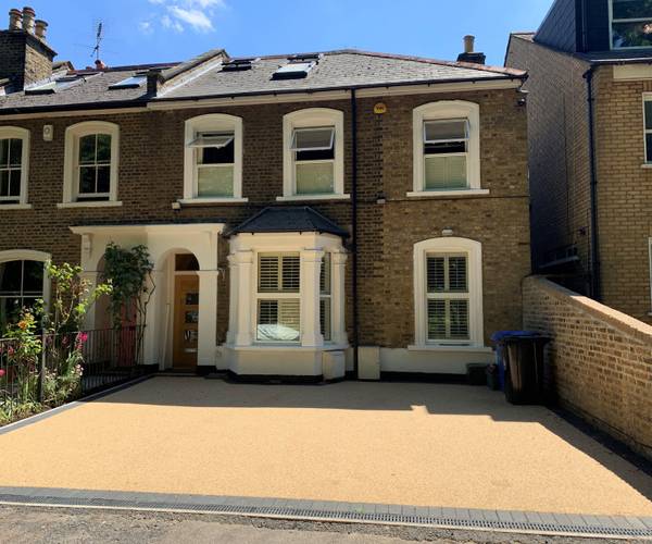 Parking on Hardwicke Road, W4