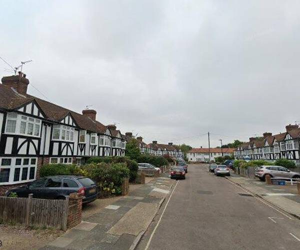 Milner Drive, TW2